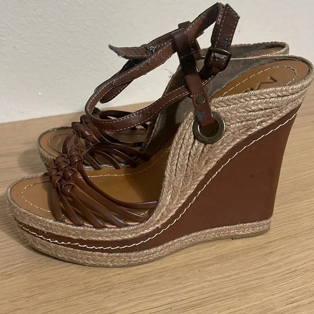 MIA Women's Tan Brown Wedge Platform Sandals Shoes Size 8.5 Medium